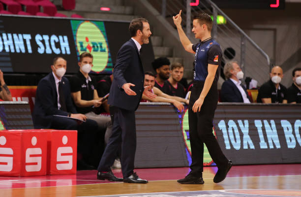 不容中国队 不容中国队