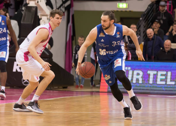 他并没有向 他并没有向